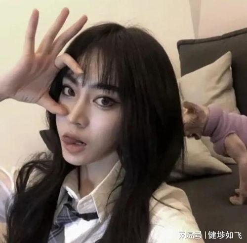 吃瓜网红图片头像女生,揭秘网红吃瓜头像背后的魅力风采